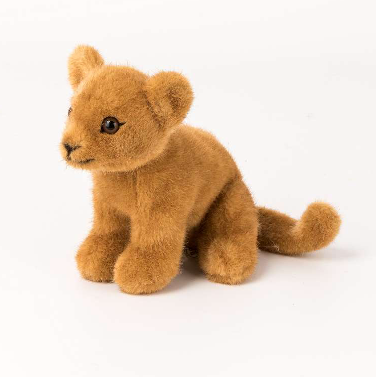 Löwenbaby sitzend, 17cm