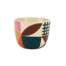 Donna Wilson Glypha Tasse mit geometrischem Muster