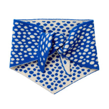 Blaues Wendbares Halstuch mit Punkten