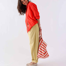 ELISA-STREIFEN-TASCHE GREIGE / TOMATE