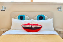 Lächelnförmiges Kissen