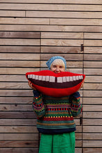 Lächelnförmiges Kissen