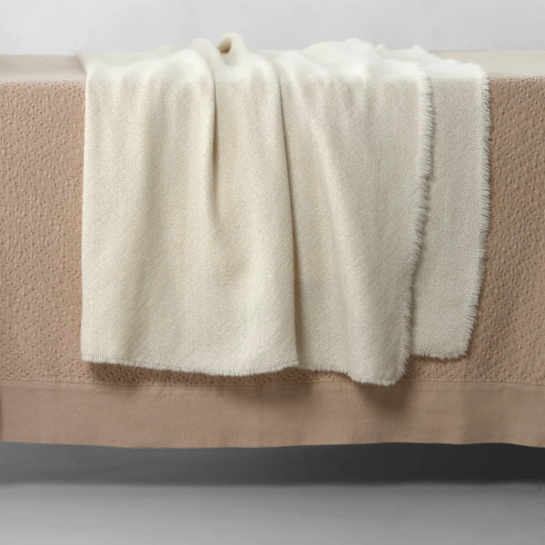 PAKA Plaid throw 150x200cm