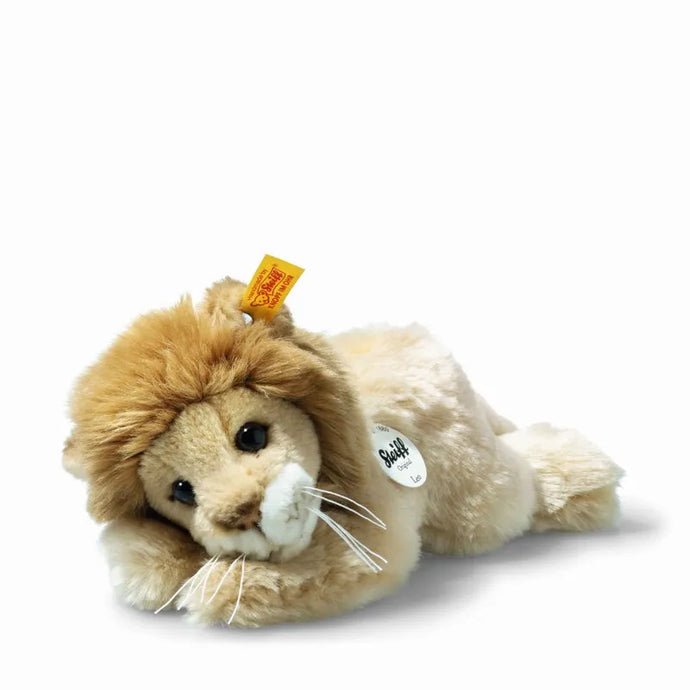 Löwe Leo 22 liegend