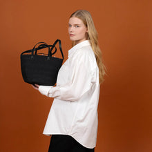 Shoulderbag S, Schwarz