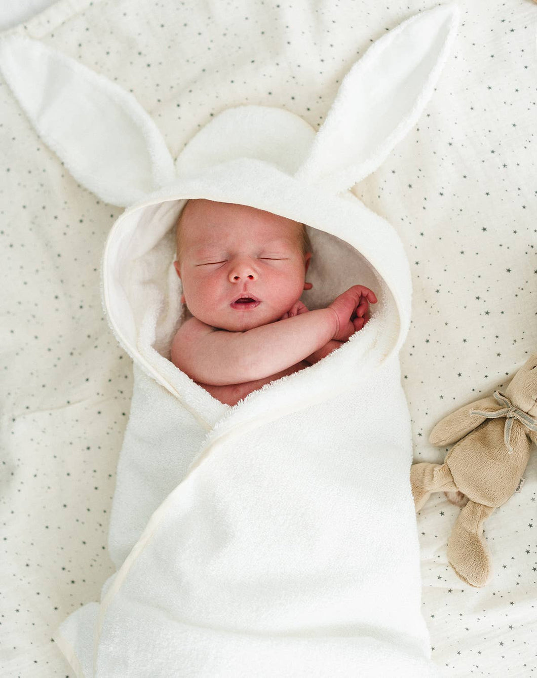 Baby-Badekapuze mit Hasenohren, altweiß