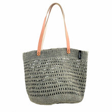 Shoulderbag M open Weave, light grey